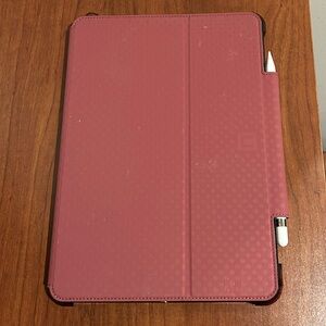 iPad case & Apple Pencil